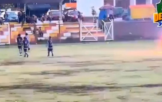 Jogador morre ao ser atingido por raio em partida no Peru