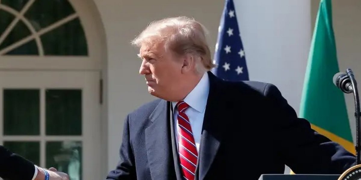 “Estou muito confiante na vitória”, afirma Donald Trump ao votar na Flórida