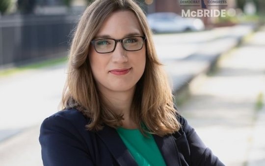 Deputada transexual é eleita ao Congresso dos EUA pela 1ª vez na história