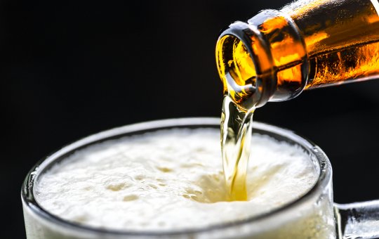 Fiocruz realiza estudo e revela que 12 pessoas morrem por hora por conta de bebidas alcoólicas.