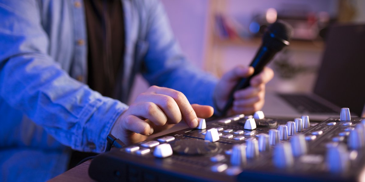 Dia do radialista é comemorado neste dia 7 e é celebrado com bastante orgulho