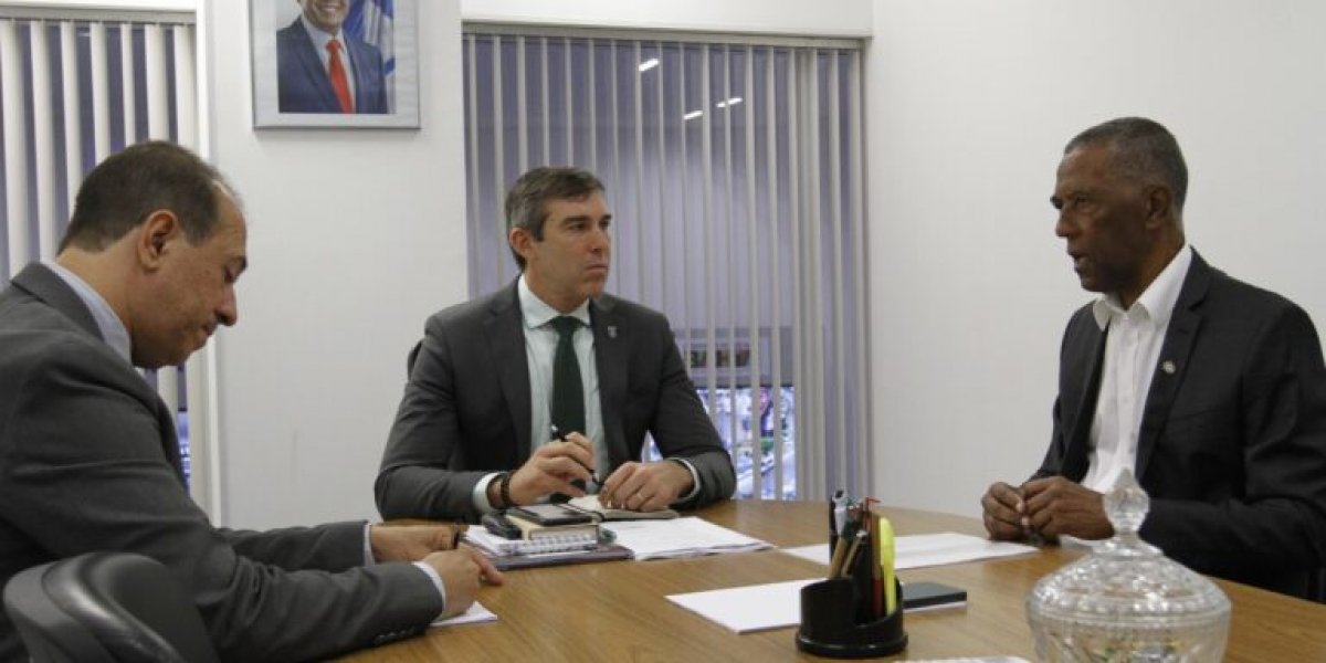 CBF, FBF e SSP discutem segurança para jogo do Brasil em Salvador