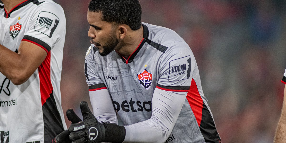 Arcanjo sobre marca de 171 jogos pelo Vitória: ‘É muito importante essa marca’