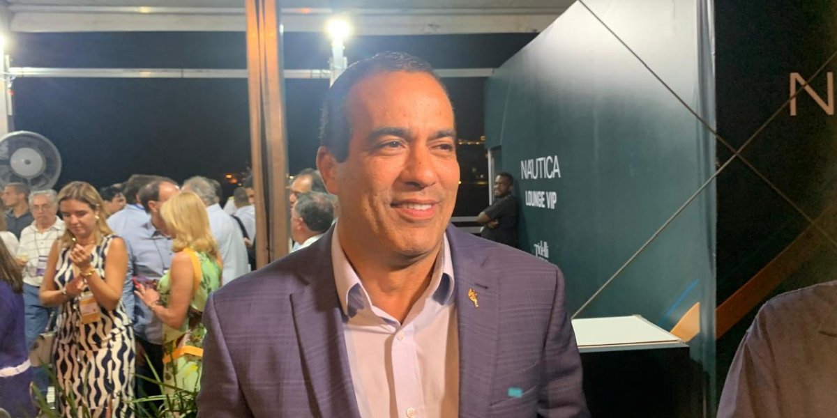 "Tem decisões que cabem ao prefeito", afirma Bruno Reis sobre recomendação do MP sobre mesas de bares