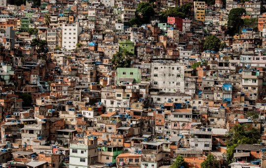 Pesquisa do IBGE revela que 1 milhão de pessoas moram em favelas em Salvador