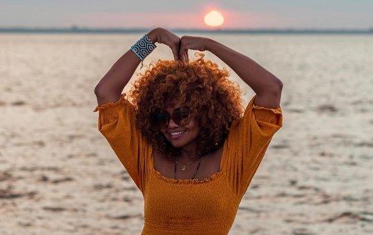 Após mais de 1 ano em silêncio, Gaby Amarantos anuncia "Tô solteira"