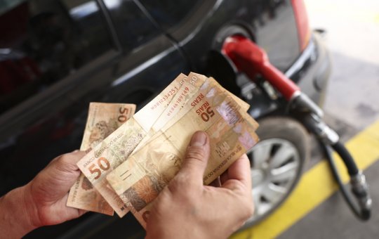 Preço de combustível deve sofrer aumento na Bahia após novo reajuste