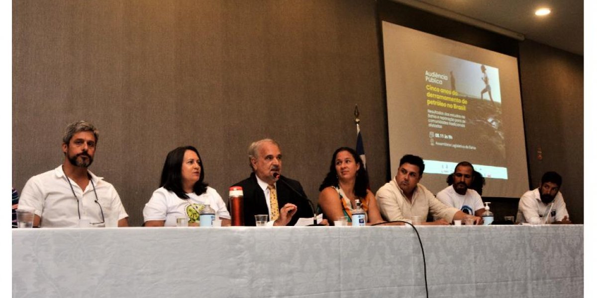 Assembleia Legislativa da Bahia realiza simpósio sobre petróleo derramado em litoral brasileiro em 2019