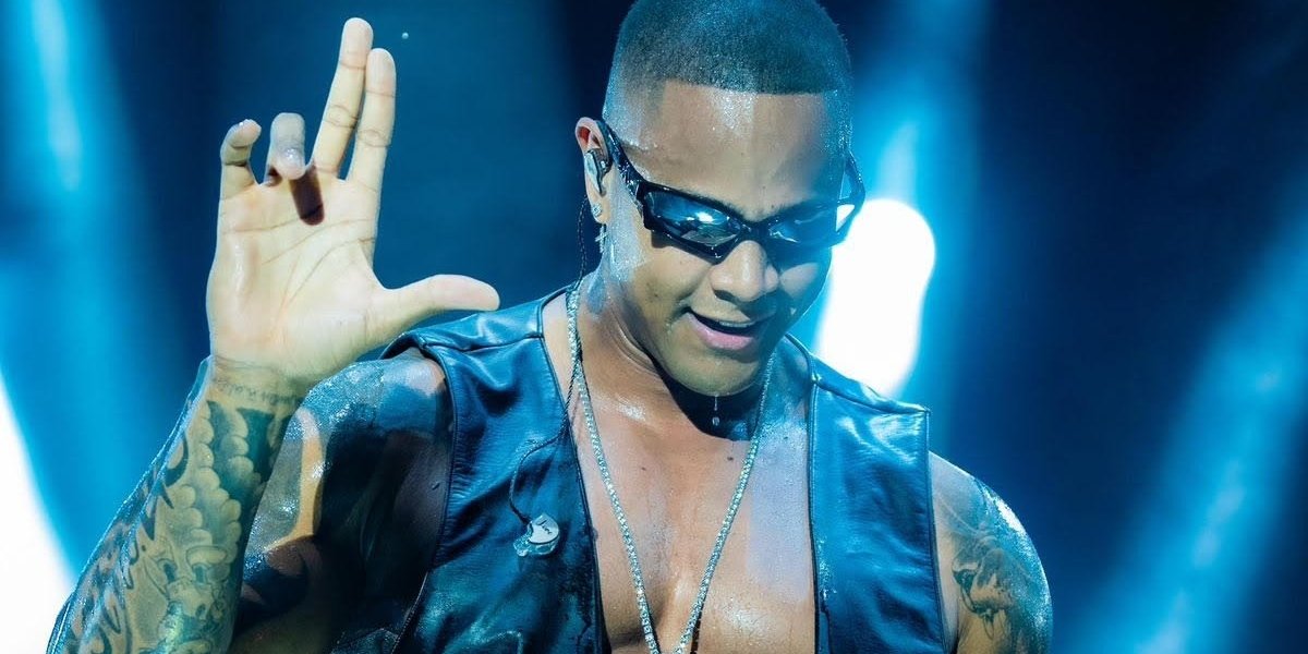 Léo Santana estreia no Afropunk com show repleto de representatividade