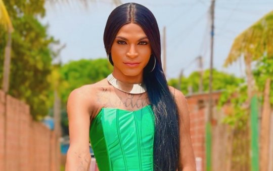 Cantora trans é encontrada morta em região de mata