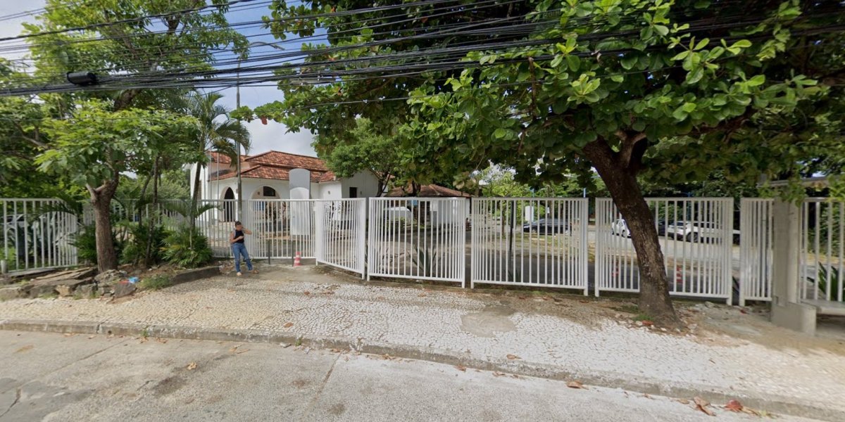 Estudante é baleada próximo à Faculdade de Arquitetura da UFBA