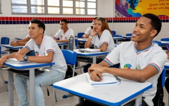 Renovação de matrícula para estudantes da rede estadual começa na próxima segunda-feira (18)