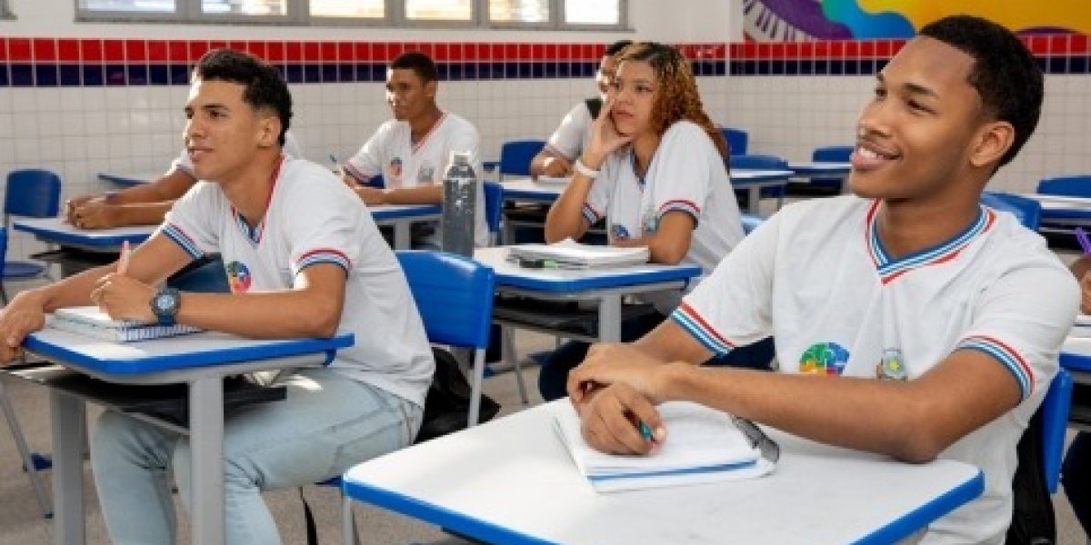 Renovação de matrícula para estudantes da rede estadual começa na próxima segunda-feira (18)