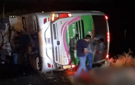 Ônibus que tombou em Catu não tinha licença para viajar