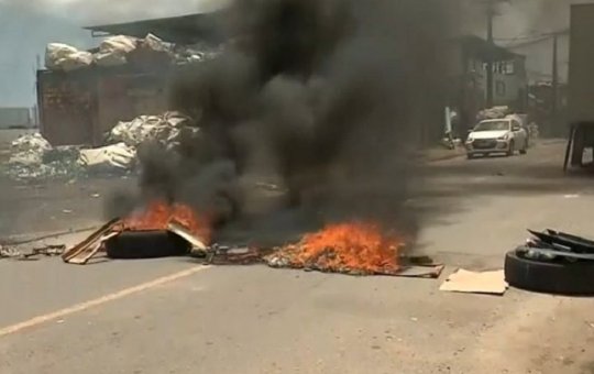 Familiares de jovens desaparecidos em ferro-velho realizam protesto em Pirajá