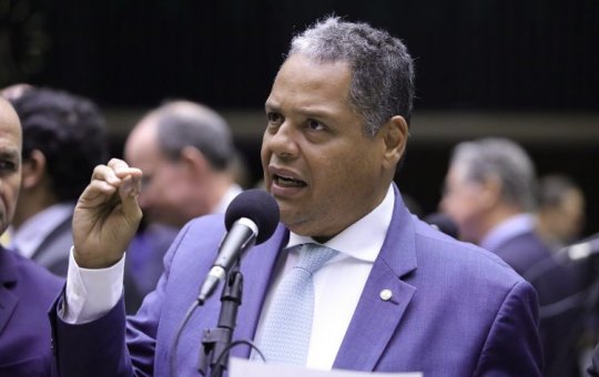 Antônio Brito retira candidatura para a presidência da Câmara de deputados