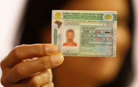 Alba aprova projetos do governo para acesso gratuito à habilitação