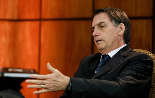 Bolsonaro afirma que fim da escala 6x1 coloca empregado contra patrão