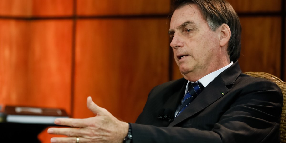 Bolsonaro afirma que fim da escala 6x1 coloca empregado contra patrão