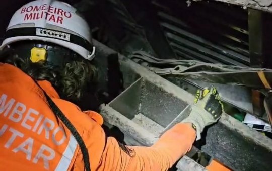 Bombeiros retiram dois corpos após queda de elevador no Horto Florestal