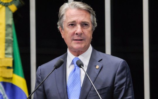 STF rejeita recurso e mantém pena de prisão contra Collor