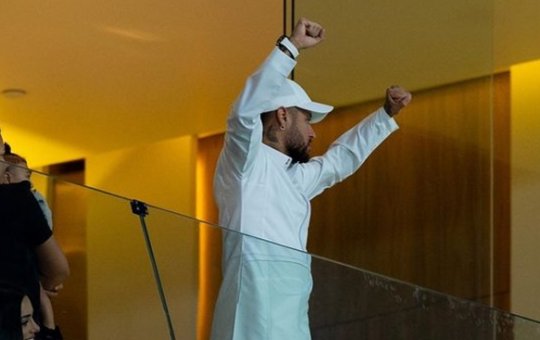 Neymar compra apartamento em cobertura de prédio em Dubai avaliado em R$ 313 milhões