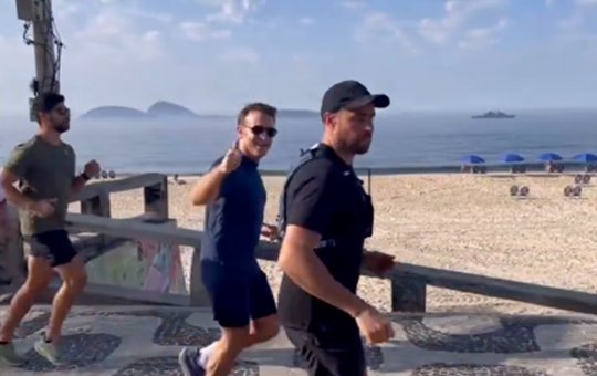Macron faz corrida em praia na zona sul do Rio