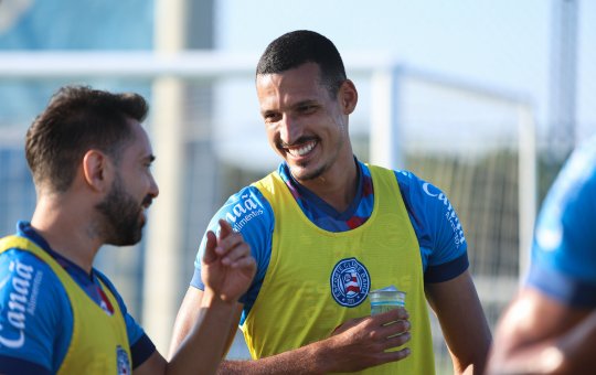 Gabriel Xavier projeta reta final do Bahia no Brasileirão: "Cinco finais"