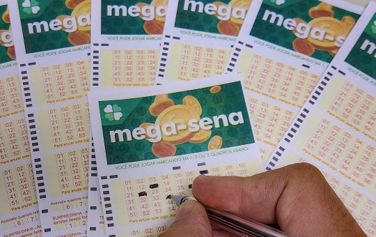 Ninguém acerta números da Mega-Sena e prêmio acumula para R$18 milhões