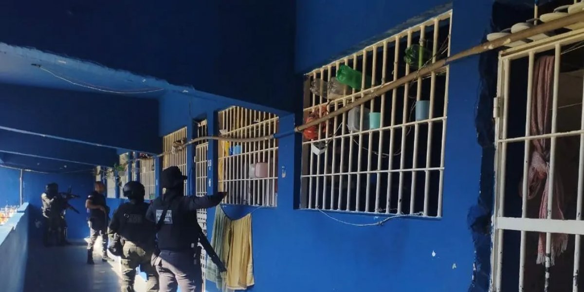 Operação em presídio apreende 15 celulares e drogas em Paulo Afonso