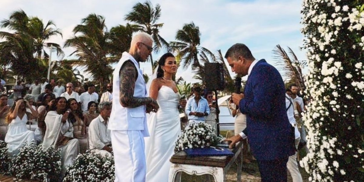 Igor Kannário casa com influenciadora a beira-mar