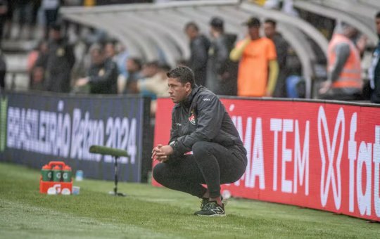 "Conseguimos ser competentes e eficientes" destaca Carpini após jogo contra o Criciúma