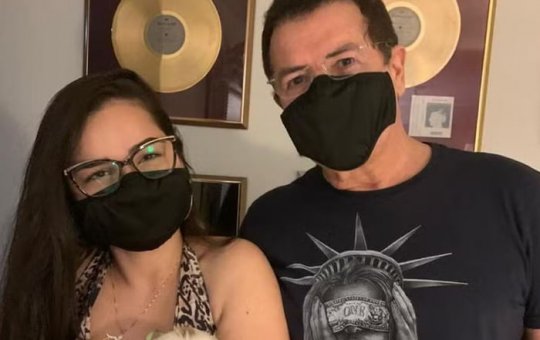 Beto Barbosa é alvo de críticas por ter casado com jovem de 15 anos