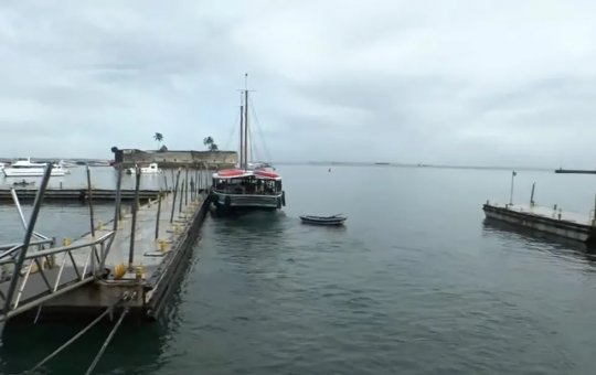 Marinha suspende travessias em Salvador após emissão de alerta vermelho