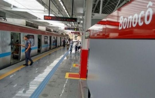 Idosa suspeita de cometer injúria racial no metrô tem liberdade provisória concedida