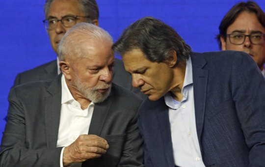 Lula e Haddad fazem reunião para decidir corte de gastos