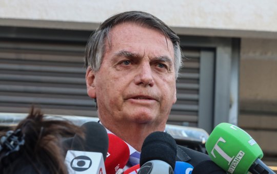 Bolsonaro nega participar de trama golpista e afirma que sempre esteve "dentro das quatro linhas"