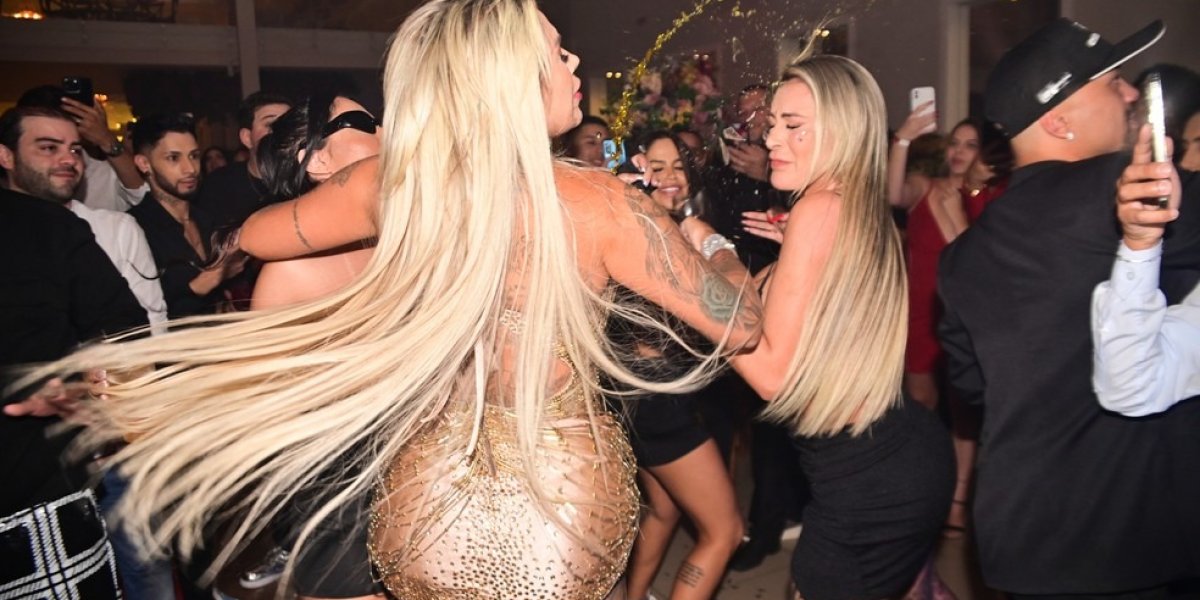 Andressa Urach leva pontos no rosto após briga com Juju Ferrari