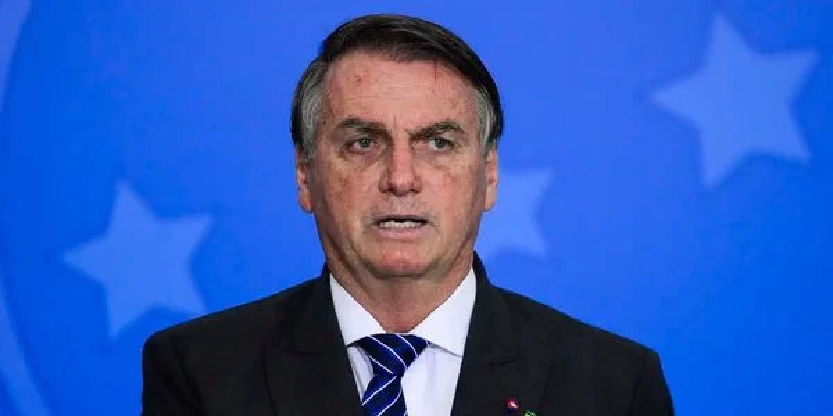 Bolsonaro volta a falar sobre atos golpistas de 8 de janeiro: 'Ninguém dá golpe com a bíblia na mão'