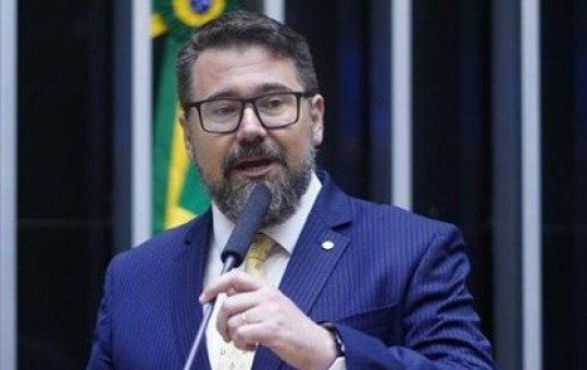 Deputado faz proposta de fim do feriados no Brasil em dias de semana
