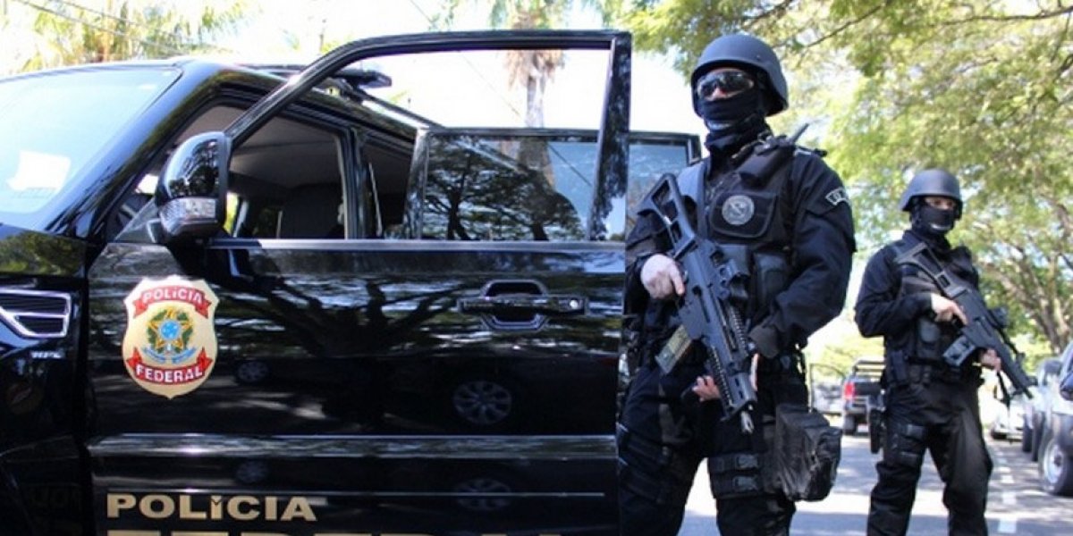 Polícia federal cumpre mandados contra quadrilha acusada de roubar contas bancárias de agência