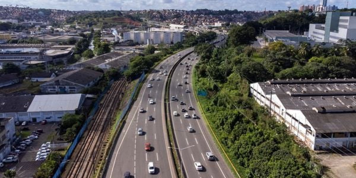 Manifestação deixa trânsito lento na BR-324 em Salvador