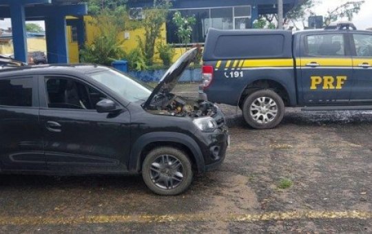 PRF recupera em Simões Filho veiculo furtado no interior de São Paulo