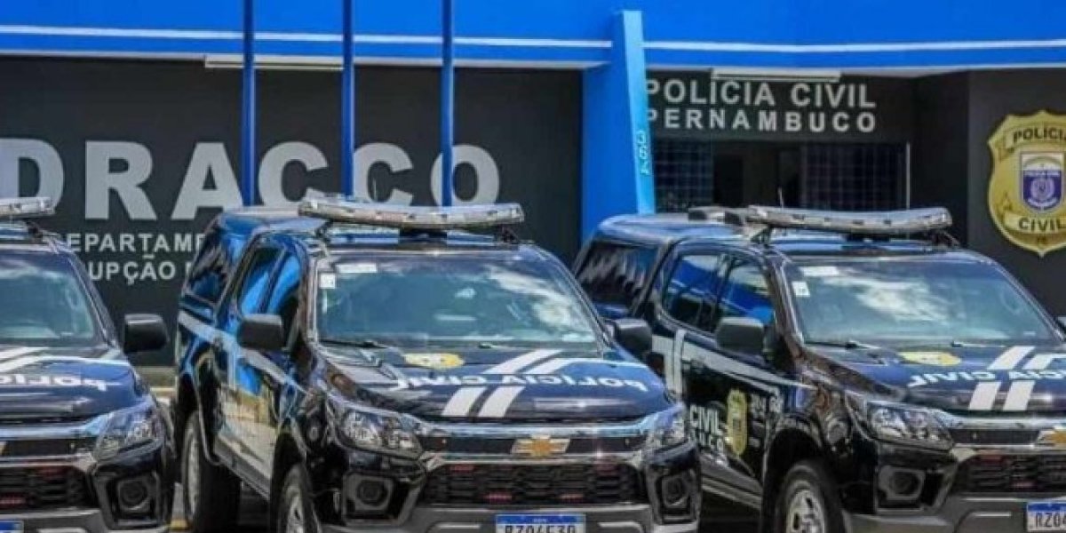 Suspeito é flagrado roubando celular dentro de prédio da Polícia Civil