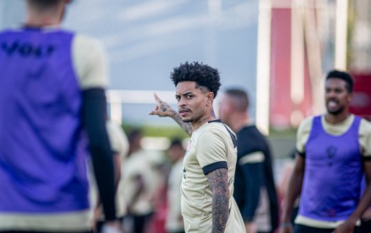 Matheusinho volta e Vitória faz penúltimo treino antes de duelo fundamental na Série A
