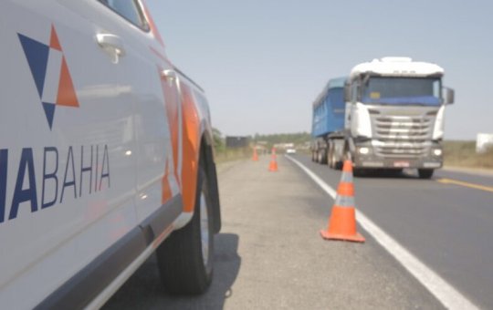 VIABAHIA realiza obra de requalificação de asfalto na BR-324 neste sábado (30)