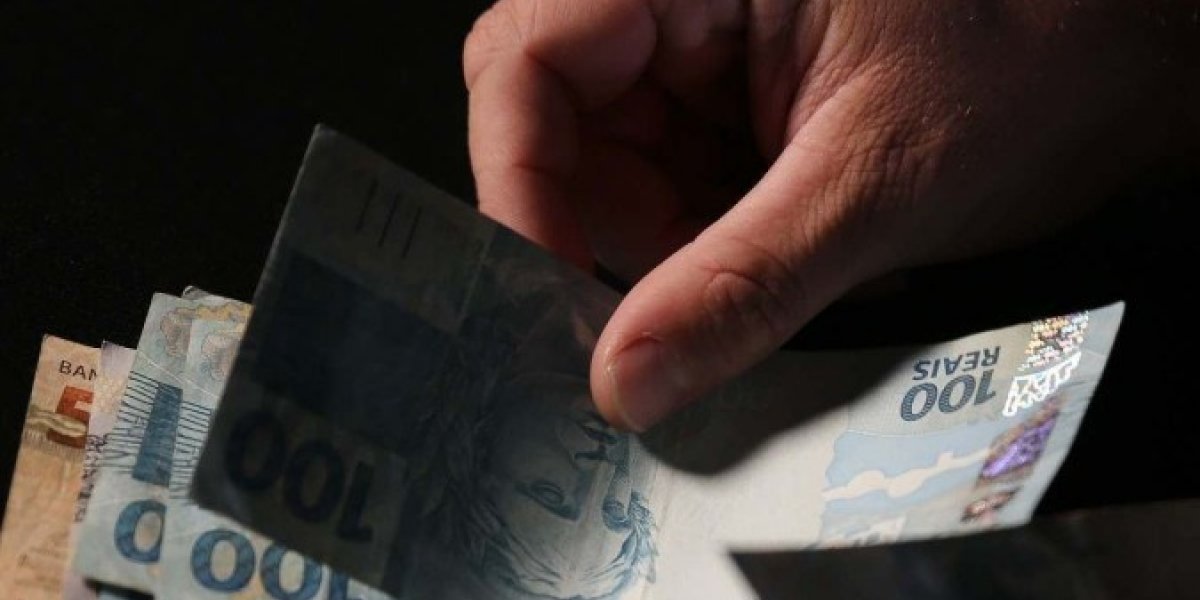 Governo desbloqueia R$ 1,7 bilhão e revisa previsão de déficit no Orçamento