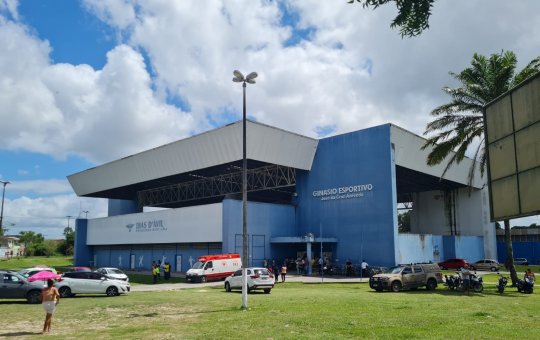 Corpo de garota de 12 anos que morreu ao cair em bueiro foi enterrado hoje