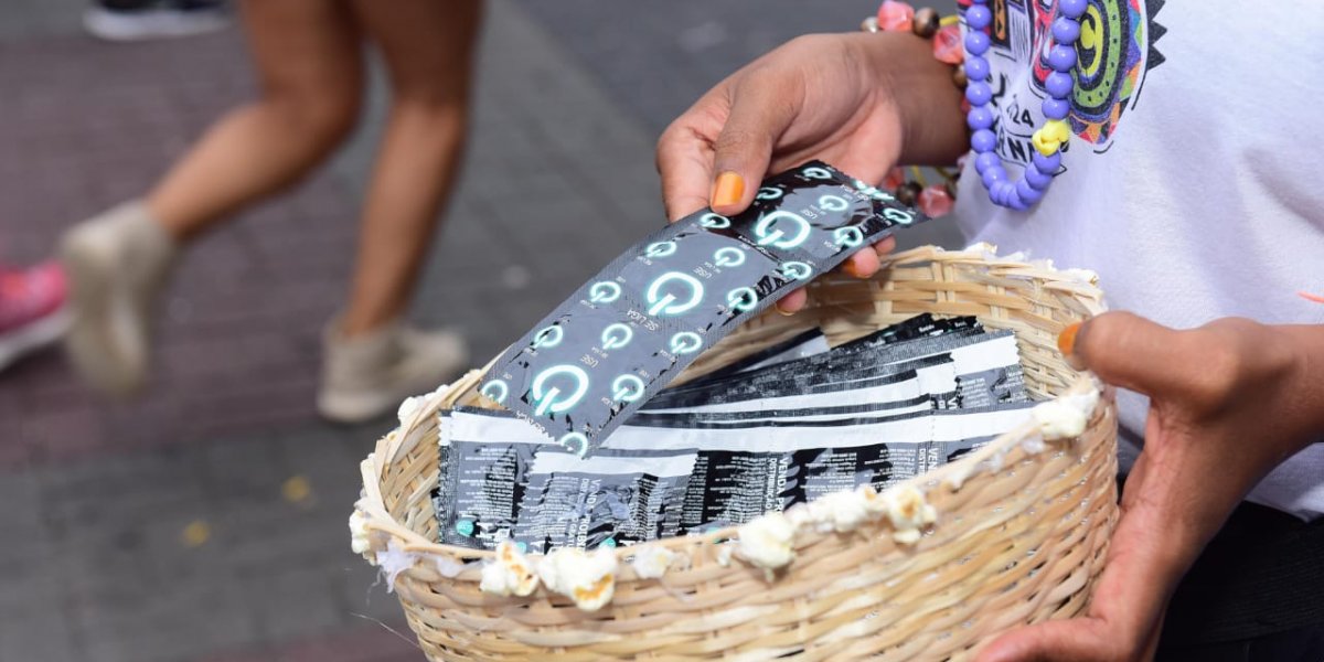 Secretaria Municipal de Saúde leva ações de prevenção e cuidados à saúde para caminhada “Ato Pela Vida” e parada LGBT+