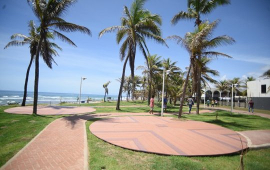 Moradores da Praia do Flamengo denunciam vandalismo no local